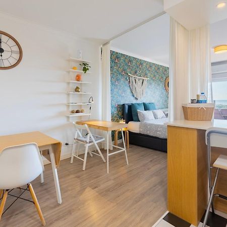 Cozy Beach Studio Retreat Near Lisbon With Sea View Almada Exteriér fotografie